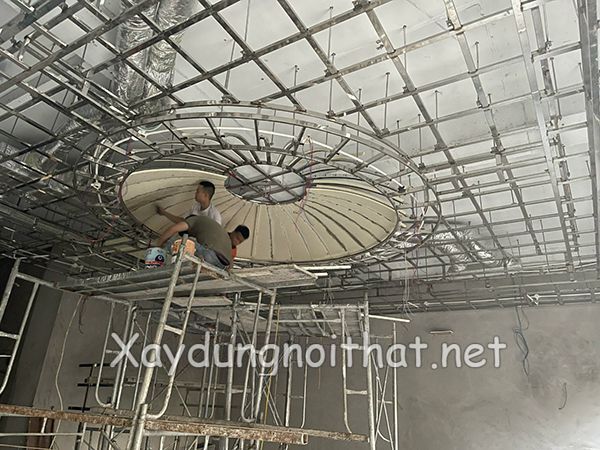 Báo Giá Trần Thạch Cao Tân Cổ Điển – Top 50 Mẫu Trần Đẹp, Sang trọng. Tran thach cao tan co dien 6