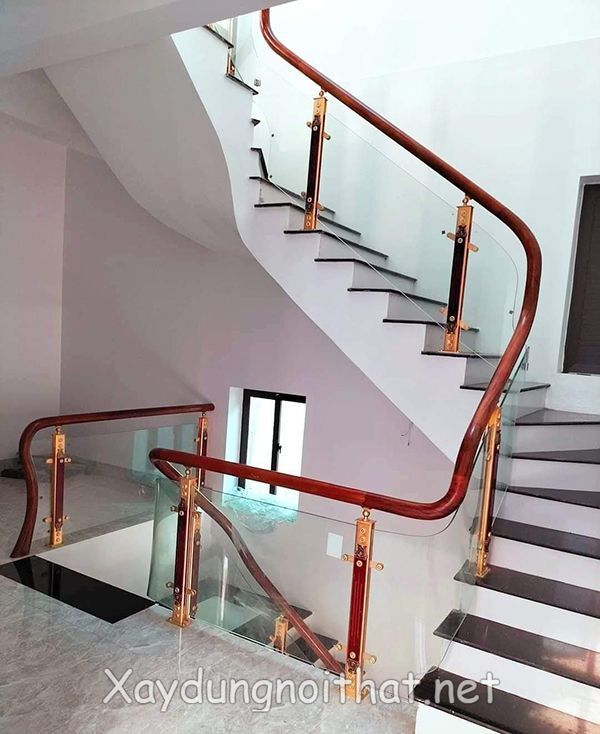 Khám Phá Mẫu Cầu Thang Kính Tay Vịn Gỗ Đẹp, Sang Trọng, Hiện Đại Mẫu cầu thang kính đẹp
