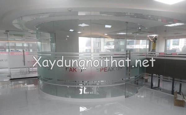 Mẫu vách kính cường lực văn phòng đẹp