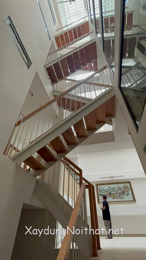 Khám Phá 50 Mẫu Cầu Thang Sắt Đẹp, Hiện Đại - Báo Giá Cực Hấp Dẫn cau thang sat dep 6