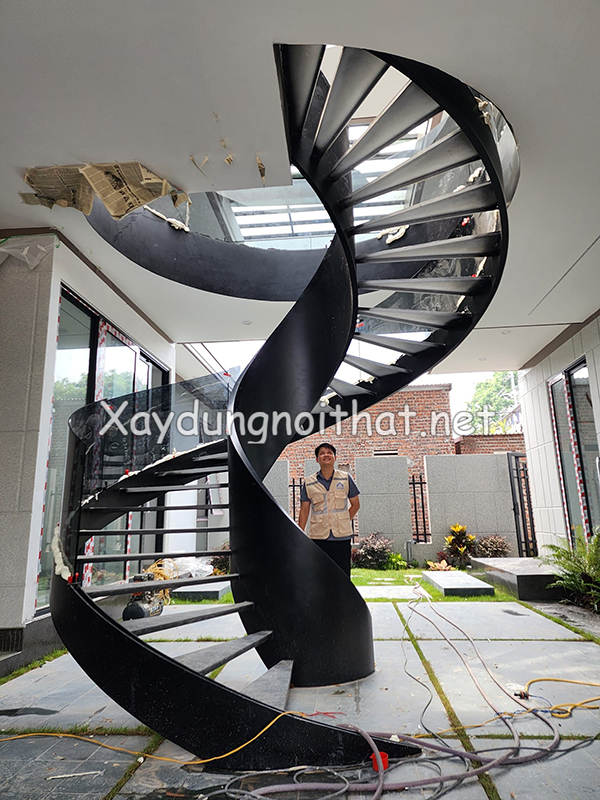 cau thang sat xoan 27