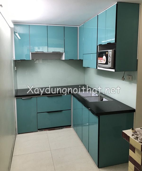 Tủ Bếp Nhôm Cánh Kính Giá Bao Nhiêu? Xem Ngay Mẫu Đẹp, Sang Trọng!