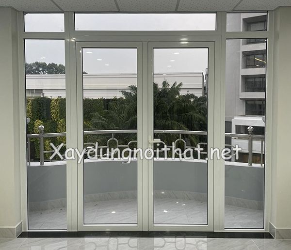 Khám Phá Vẻ Đẹp Sang Trọng Từ Cửa Nhôm Xingfa Màu Trắng cua nhom xingfa 2 canh 9