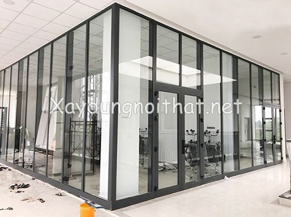 Bảng Giá Vách Kính Văn Phòng Mới Nhất Kèm Mẫu Thiết Kế Đẹp Hiện Đại Mẫu vách kính nhôm Xingfa đẹp