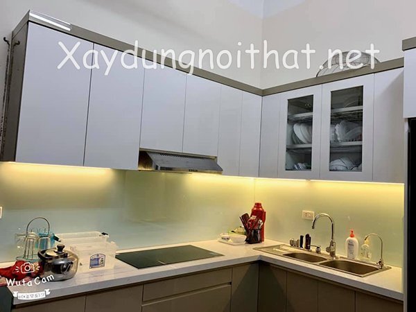 Top Mẫu Kính Ốp Bếp Màu Trắng Sữa Đẹp – Xem Ngay Báo Giá Ưu Đãi kinh bep mau trang sua 7