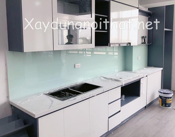 Top Mẫu Kính Ốp Bếp Màu Trắng Sữa Đẹp – Xem Ngay Báo Giá Ưu Đãi kinh bep mau trang sua 9