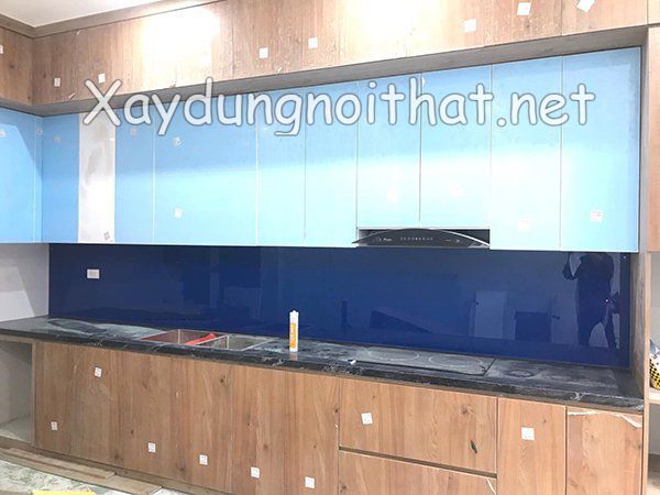 Kính Ốp Bếp Giá Bao Nhiêu? Xem Ngay Mẫu Đẹp Đang “Hot” Nhất kinh op bep 12