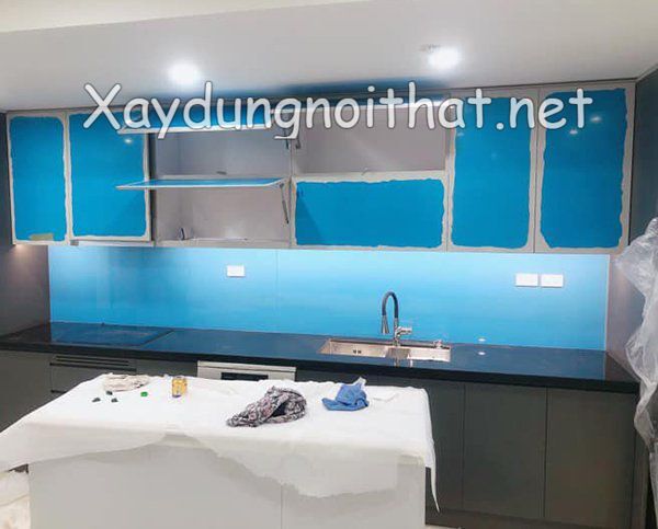 Kính Ốp Bếp Giá Bao Nhiêu? Xem Ngay Mẫu Đẹp Đang “Hot” Nhất kinh op bep 13