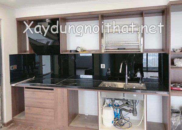 Kính Ốp Bếp Giá Bao Nhiêu? Xem Ngay Mẫu Đẹp Đang “Hot” Nhất kinh op bep 18