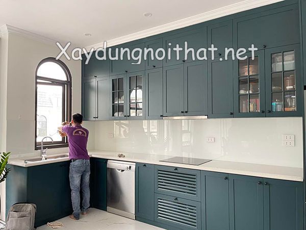 Kính Ốp Bếp Giá Bao Nhiêu? Xem Ngay Mẫu Đẹp Đang “Hot” Nhất kinh op bep 37