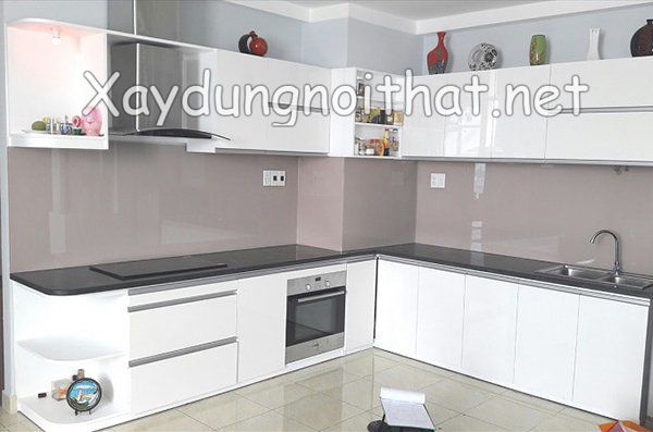 Kính Ốp Bếp Giá Bao Nhiêu? Xem Ngay Mẫu Đẹp Đang “Hot” Nhất kinh op bep 7