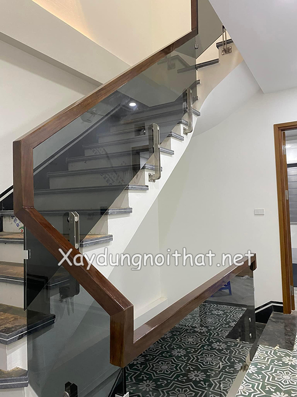 Khám Phá Mẫu Cầu Thang Kính Tay Vịn Gỗ Đẹp, Sang Trọng, Hiện Đại Mẫu lan can cầu thang kính đẹp