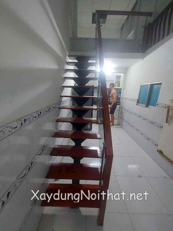 Cau thang sat gac lung 41