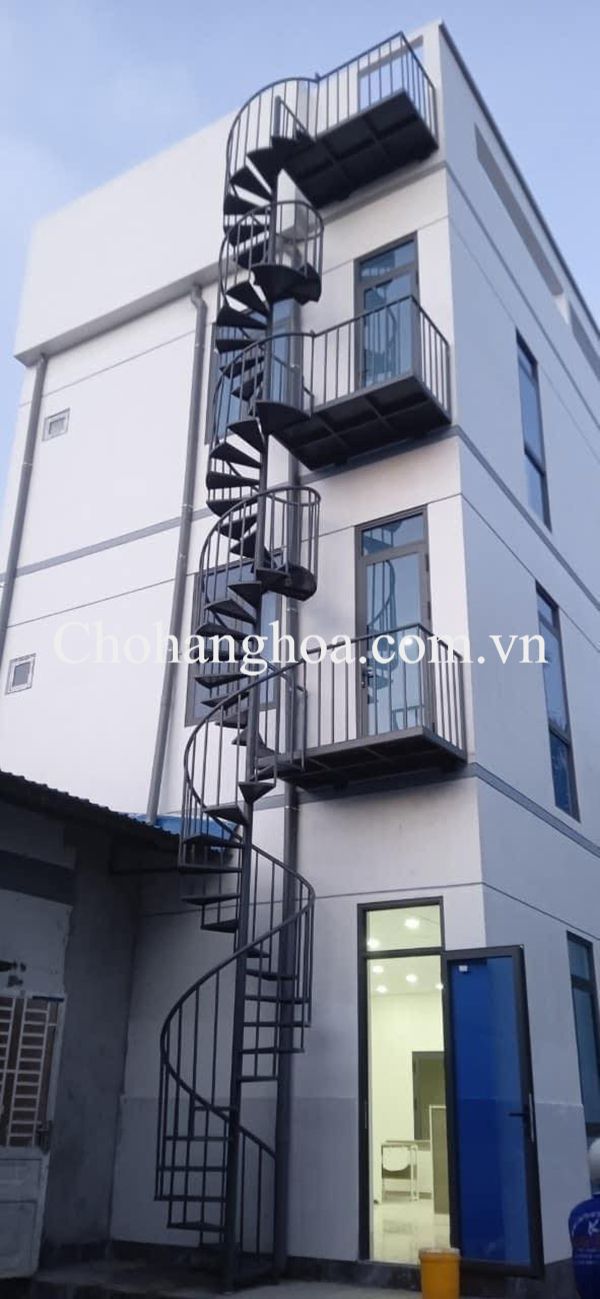 Top 30 Mẫu Cầu Thang Sắt Thoát Hiểm Bền Đẹp – Xem Ngay Báo Giá Mẫu cầu thang sắt ngoài trời đẹp
