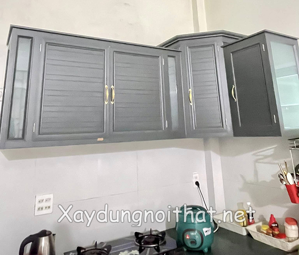 Mẫu tủ bếp nhôm kính nhỏ, đơn giản