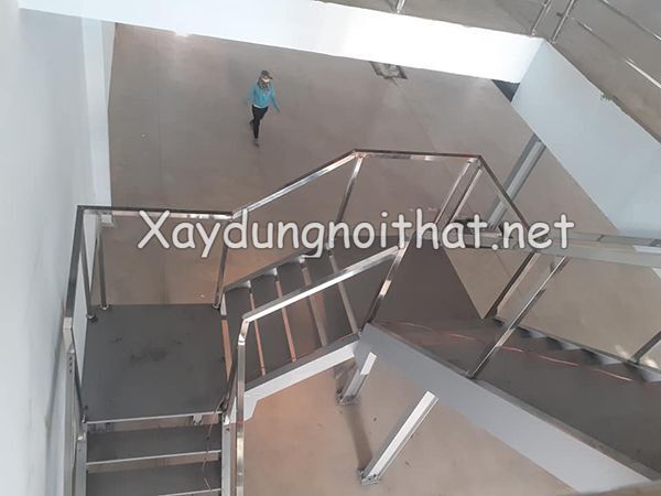 Top 50 Mẫu Cầu Thang Inox Đẹp Nhất – Giá Rẻ Không Thể Bỏ Qua! cau thang inox 18