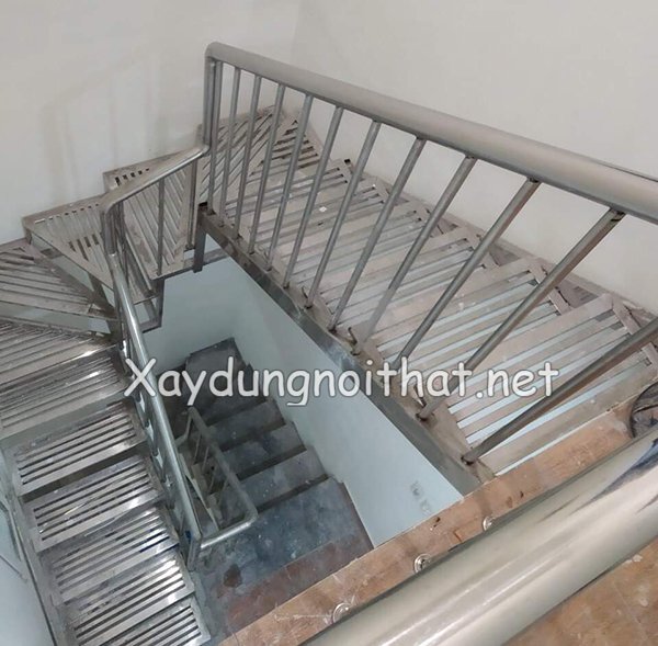Top 50 Mẫu Cầu Thang Inox Đẹp Nhất – Giá Rẻ Không Thể Bỏ Qua! cau thang inox 22