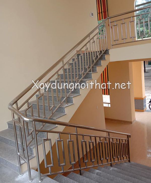 Top 50 Mẫu Cầu Thang Inox Đẹp Nhất – Giá Rẻ Không Thể Bỏ Qua! cau thang inox 5