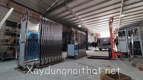 Báo Giá Cổng Xếp Inox & Các Mẫu Mới Nhất Cho Mọi Công Trình cong xep inox 12