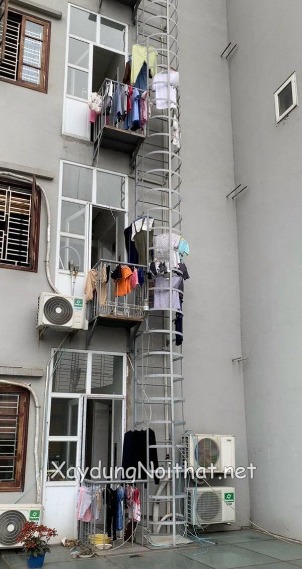 Top 30 Mẫu Cầu Thang Sắt Thoát Hiểm Bền Đẹp – Xem Ngay Báo Giá cau thang sat thoat hiem 3