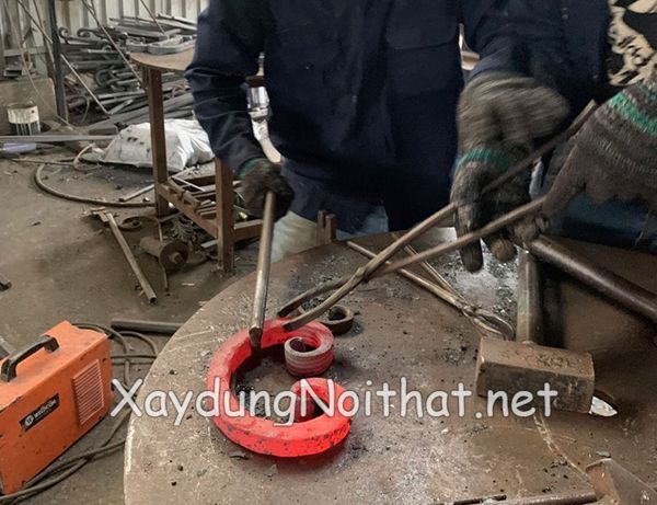 Hoa Sắt Cửa Sổ Mỹ Thuật – Xem Giá & 50 Mẫu Đẹp Không Thể Tin Nổi gia cong lam sat my thuat 15