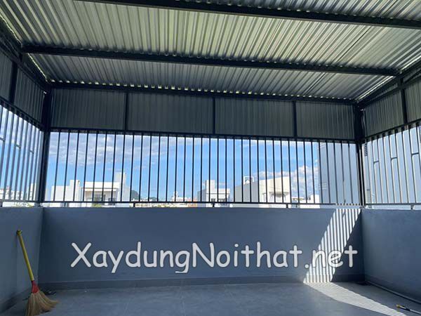 Mái Tôn Sân Thượng Đẹp – Xem Ngay Mẫu Hot & Giá Thi Công Cực Tốt! mai ton san thuong 14
