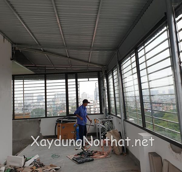 Mái Tôn Sân Thượng Đẹp – Xem Ngay Mẫu Hot & Giá Thi Công Cực Tốt! mai ton san thuong 25