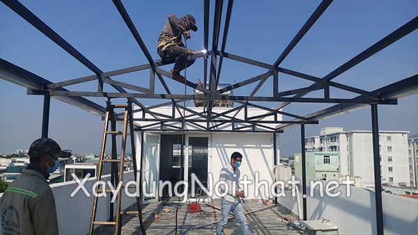 Mái Tôn Sân Thượng Đẹp – Xem Ngay Mẫu Hot & Giá Thi Công Cực Tốt! mai ton san thuong 26