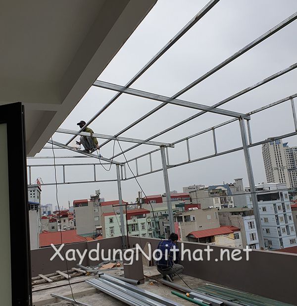 Mái Tôn Sân Thượng Đẹp – Xem Ngay Mẫu Hot & Giá Thi Công Cực Tốt! mai ton san thuong 27