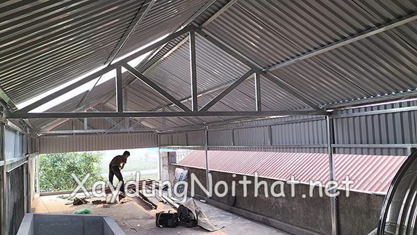 Mái Tôn Sân Thượng Đẹp – Xem Ngay Mẫu Hot & Giá Thi Công Cực Tốt! mai ton san thuong 3