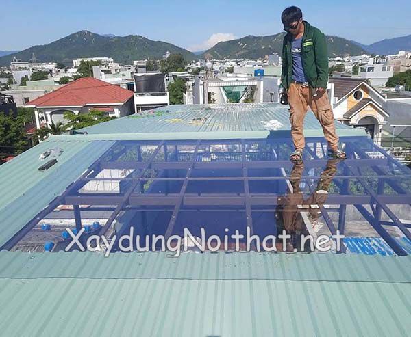 Mái Tôn Sân Thượng Đẹp – Xem Ngay Mẫu Hot & Giá Thi Công Cực Tốt! mai ton san thuong 34